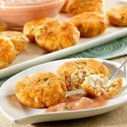 Mini Crab Cakes with Creamy Picante Sauce