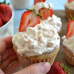 Strawberries and Cream Cupcakes