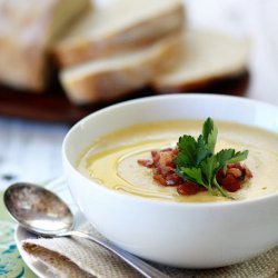 Roasted Garlic & Cauliflower Soup