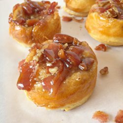 Easy Caramel Pecan Rolls