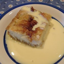 Warm Apple and Cinnamon Cake