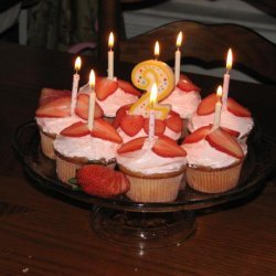 Special Stuffed Strawberry Cupcakes
