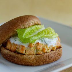 Salmon Burgers With a Yogurt Dill Sauce