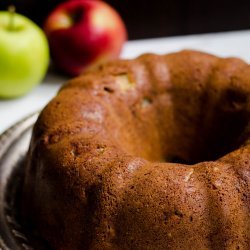 Cinnamon Apple Bundt Cake