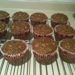 Muesli-Applesauce Muffins