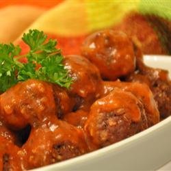 Tangy Horseradish Tomato Sauce For Meatballs