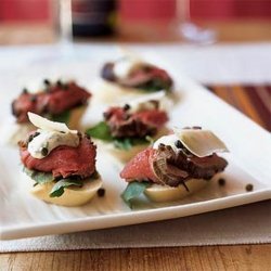 Seared Beef Tenderloin Mini Sandwiches With Mustard-Horseradish