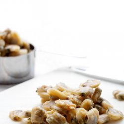 Clams with Red Peppers and Pasta