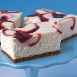 PHILADELPHIA New York-Style Strawberry Swirl Cheesecake