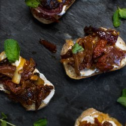 Sun-Dried Tomato Crostini