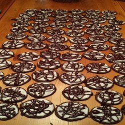 Chocolate-Mint Cookies With Peppermint Icing