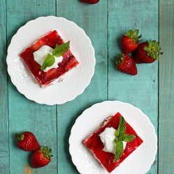 Strawberry Pretzel Salad