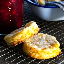 Cheddar Bay Biscuit