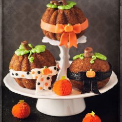 Pumpkin Spice Cake (Or Cupcakes)