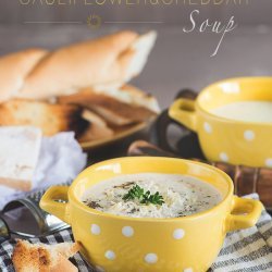 Curried Cauliflower-Cheese Soup