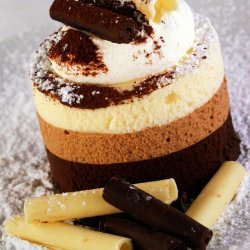 Tiramisu Cake