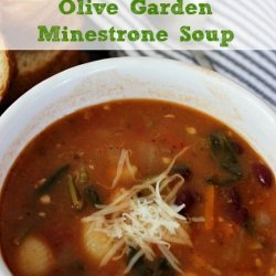 Copycat Olive Garden Minestrone Soup