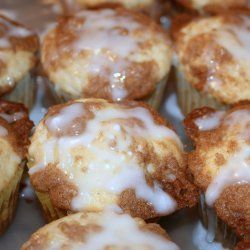 Amaretto Apple Streusel Cupcakes