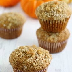 Streusel-Topped Pumpkin Muffins