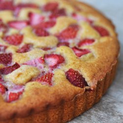 Lemon Buttermilk Cake With Strawberries