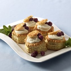 Vanilla Cream in Pastry Shells