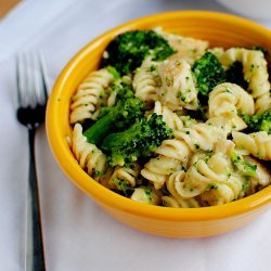 Skinny Chicken & Broccoli Alfredo