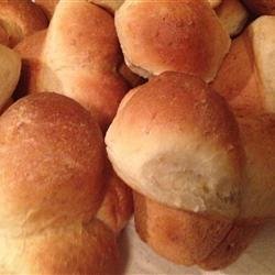 Deb's Cloverleaf Rolls