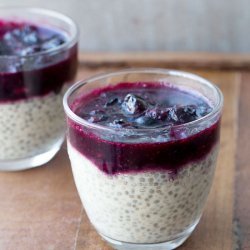 Vanilla Pudding with Blueberries