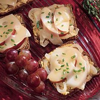 Jarlsberg Onion And Apple Canapes