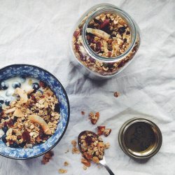 Spiced Vanilla Granola