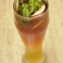 Iced Tea With Plums And Mint