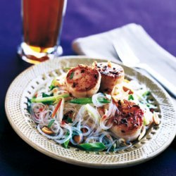 Seared Scallops With Asian Noodle Salad