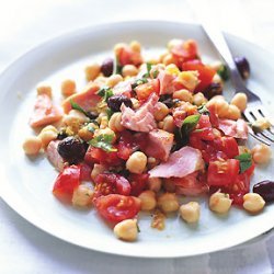 Fresh Salmon Salad with Chickpeas and Tomatoes