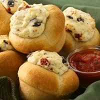 Garlic Cheese And Tomato Bread Bites