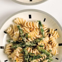 Pasta with Goat Cheese, Lemon, and Asparagus