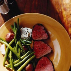 Beef Tenderloin with Garlic Horseradish Cream