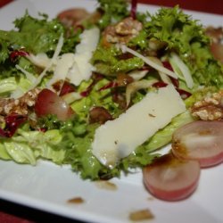 Autumn Salad With Grapes, Walnuts And Parmesan