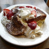 Strawberry French Toast With Maple Wallnut Syurp