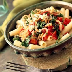 Fresh Tomato And Arugula Pasta