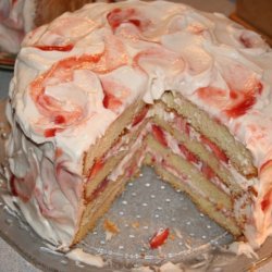 Vanilla Cake With Strawberry Cream Frosting