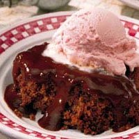 Slow Cooker Hot Fudge Sundae Cake