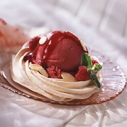 Lo-cal Berry Meringues