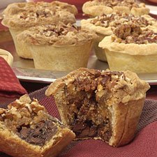 Individual Caramel Pecan Fudge Tarts