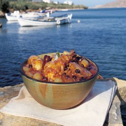 Chicken, Onion, and Raisin Stew