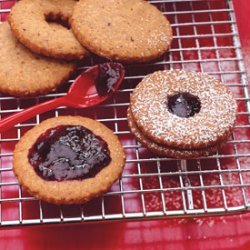 Hazelnut Linzer Cookies with Blackberry Jam