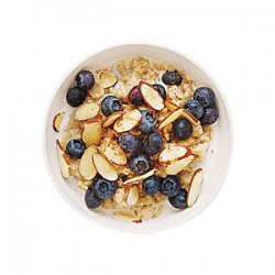 Blueberry-Almond Oatmeal