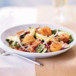 Seared Scallops over Bacon and Spinach Salad with Cider Vinaigrette