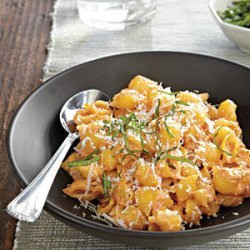 Pasta with Roasted Red Pepper and Cream Sauce