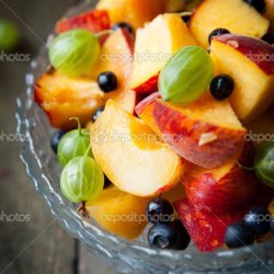 Peach and Berry Salad