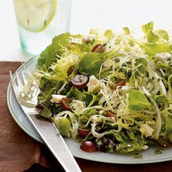 Field Greens With Gorgonzola and Grapes